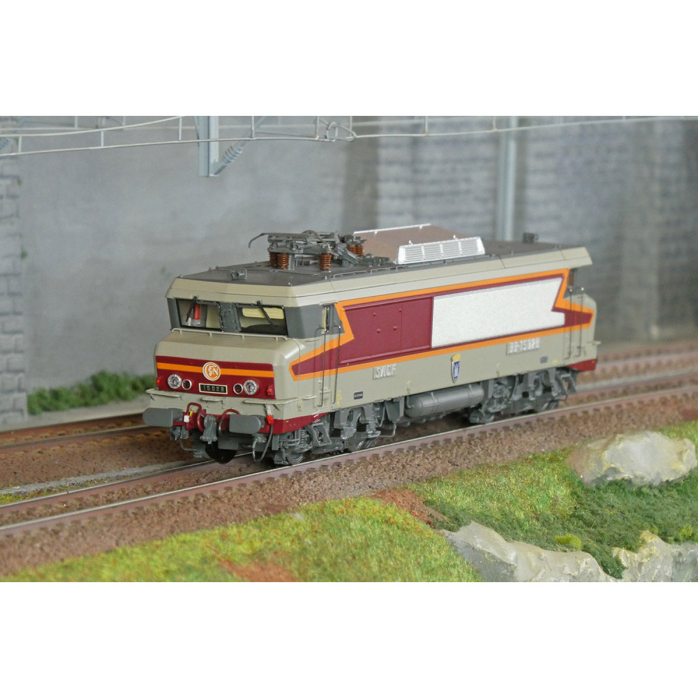 Ls Models 10480S Locomotive électrique BB 15028 SNCF, Béton Arzens, Blason VILLIERS-LE-BEL, Strasbourg, Digitale sonore Ls model Ls Models 10480S Locomotive électrique BB 15028 SNCF, Béton Arzens, Blason VILLIERS-LE-BEL, Strasbourg, Digitale sonore Ls model