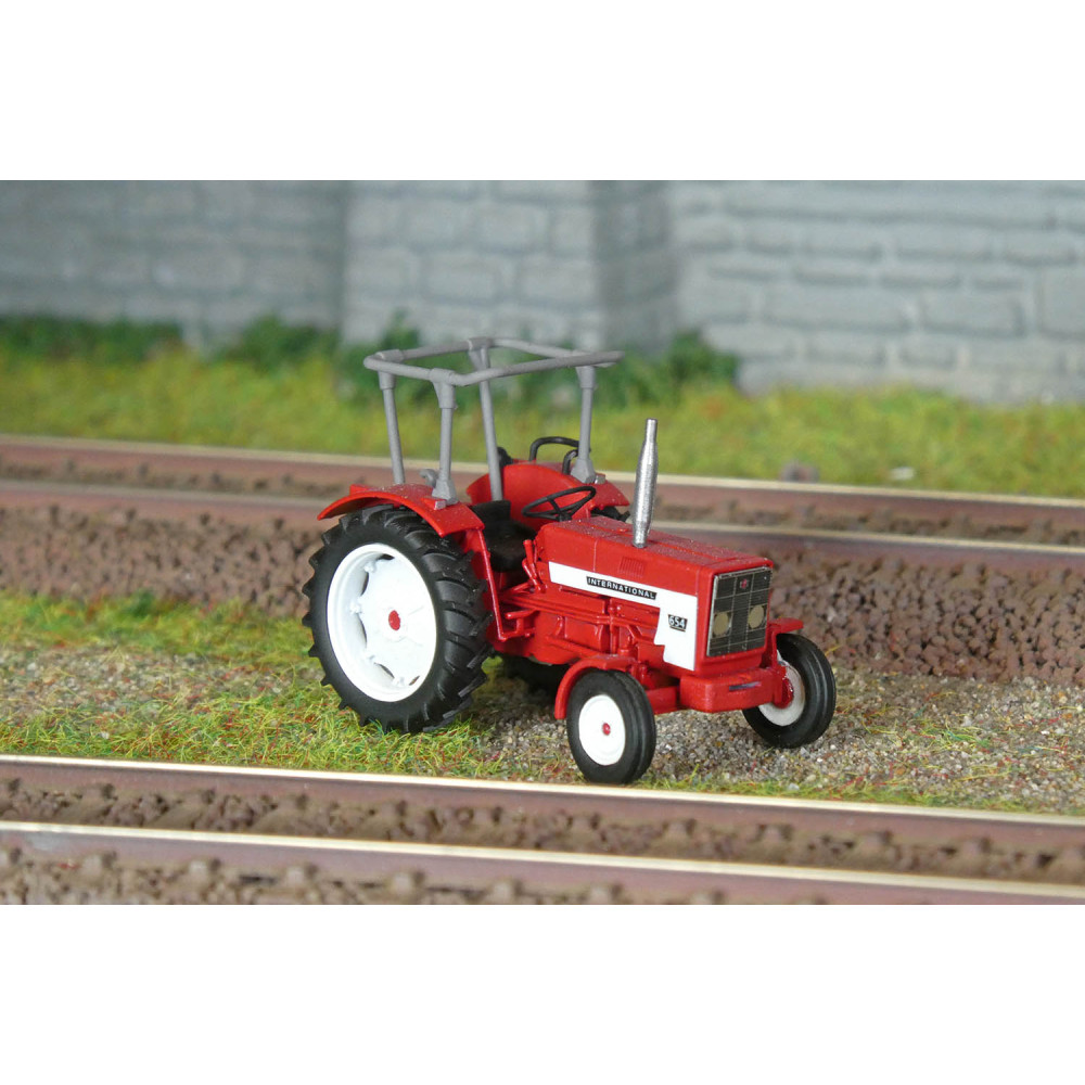 REE Modeles CB180 Tracteur INTERNATIONAL HI 654 avec arceau de sécurité Ree Modeles CB-180 - 1