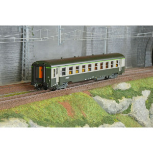 R37 HO42504 Voiture voyageurs USI, B10t, bogies Y16, Inter-circulation UIC, Marseille, éclairée Rail 37 - R37 R37_HO42504 - 1