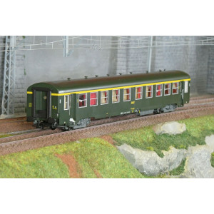 R37 HO42519B Voiture...