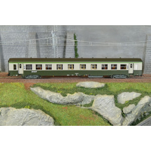 R37 HO42524 Voiture voyageurs USI, B4t4, bogies Y24, Chambéry, éclairée Rail 37 - R37 R37_HO42524 - 2