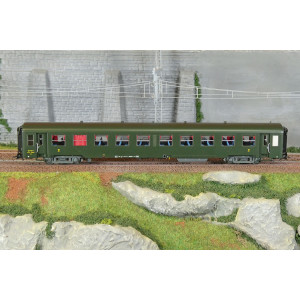 R37 HO42500 Voiture voyageurs USI, Bmyfi 8.3026, bogies Y16, soufflets, Batignolles, éclairée Rail 37 - R37 R37_HO42500 - 2