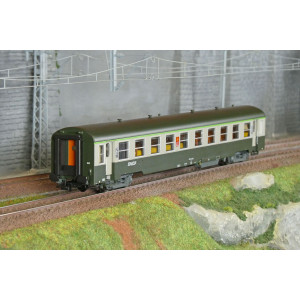 R37 HO42506 Voiture voyageurs USI, B10t, bogies Y16, Inter-circulation UIC, Toulouse, éclairée Rail 37 - R37 R37_HO42506 - 1