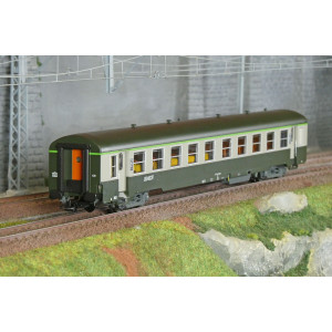 R37 HO42510 Voiture voyageurs USI, B10t, bogies Y16, Dijon, éclairée Rail 37 - R37 R37_HO42510 - 1