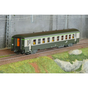 R37 HO42517 Voiture voyageurs USI, B10t, bogies Y24, Dijon, éclairée Rail 37 - R37 R37_HO42517 - 1