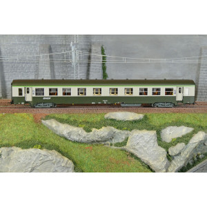 R37 HO42524 Voiture voyageurs USI, B4t4, bogies Y24, Chambéry, éclairée Rail 37 - R37 R37_HO42524 - 2