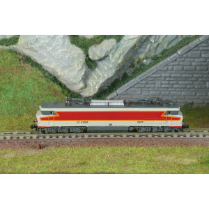 Arnold HN2648 Locomotive électrique CC 21002, logo casquette, livrée gris Béton (« Beffara »), N 1/160 Arnold HN2648 - 2